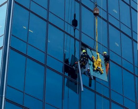 Cephe Aydınlatma ve Işık Sistemlerinin Montajı