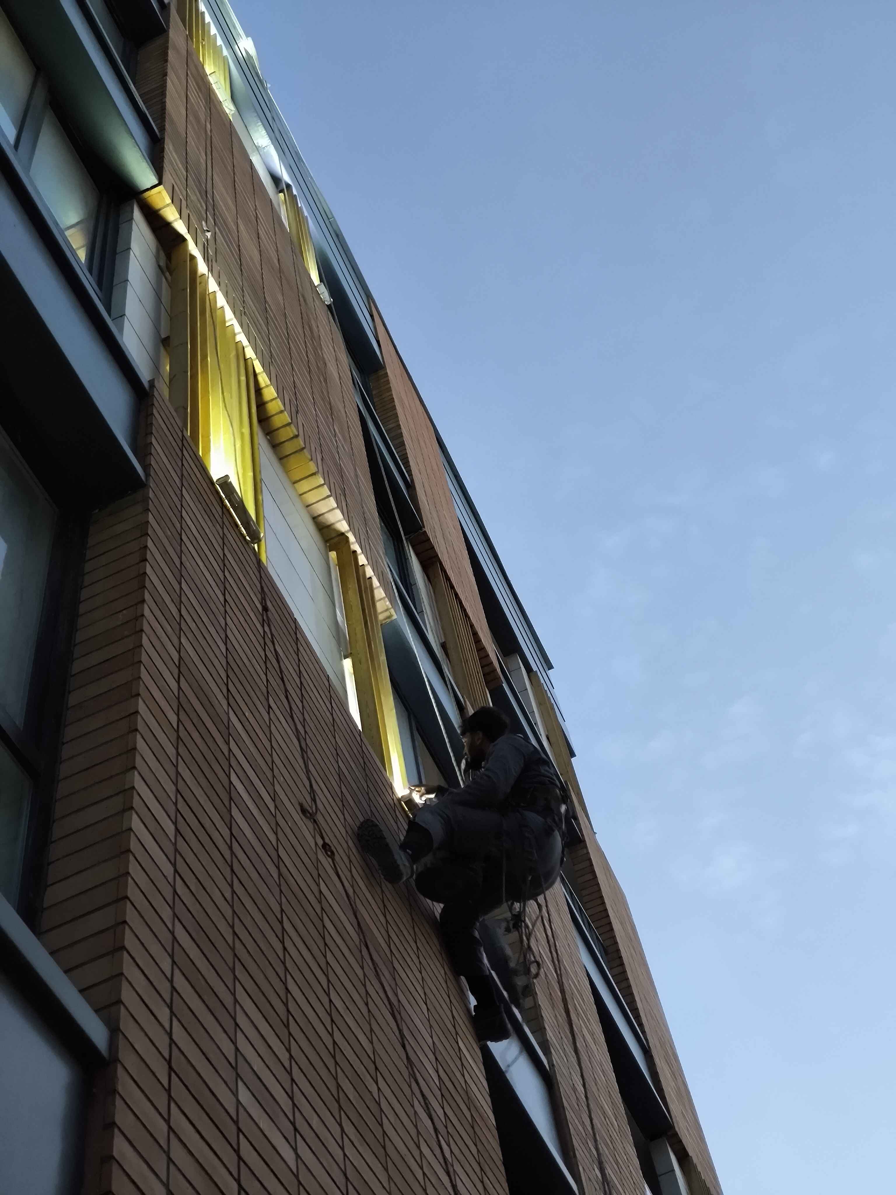 Dış Cephe Aydınlatma ve Işıklandırma Sistemlerinin Montajı